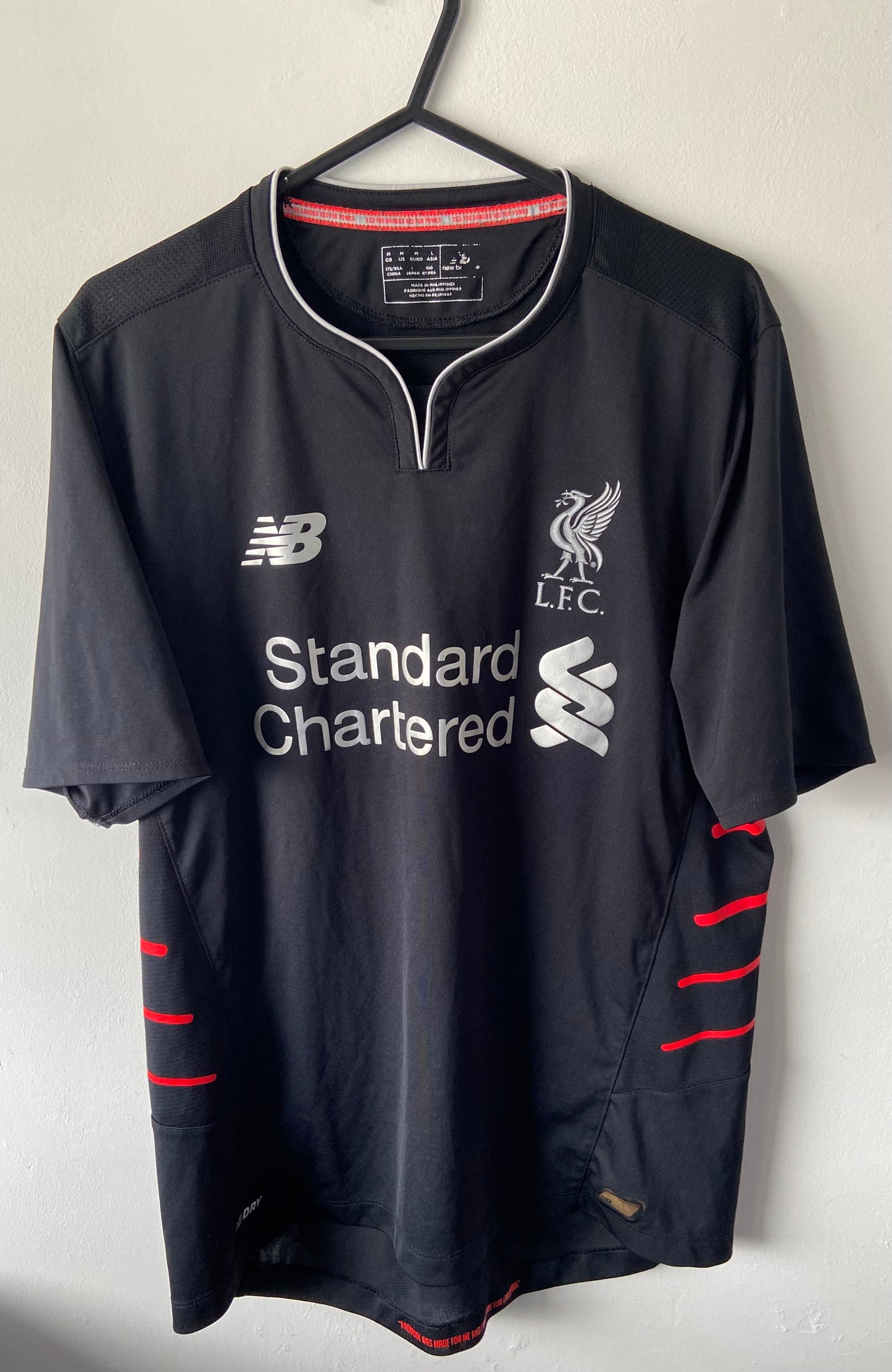 Liverpool FC 2016/17 Away New-Balance Original Football Shirt Black Size Medium