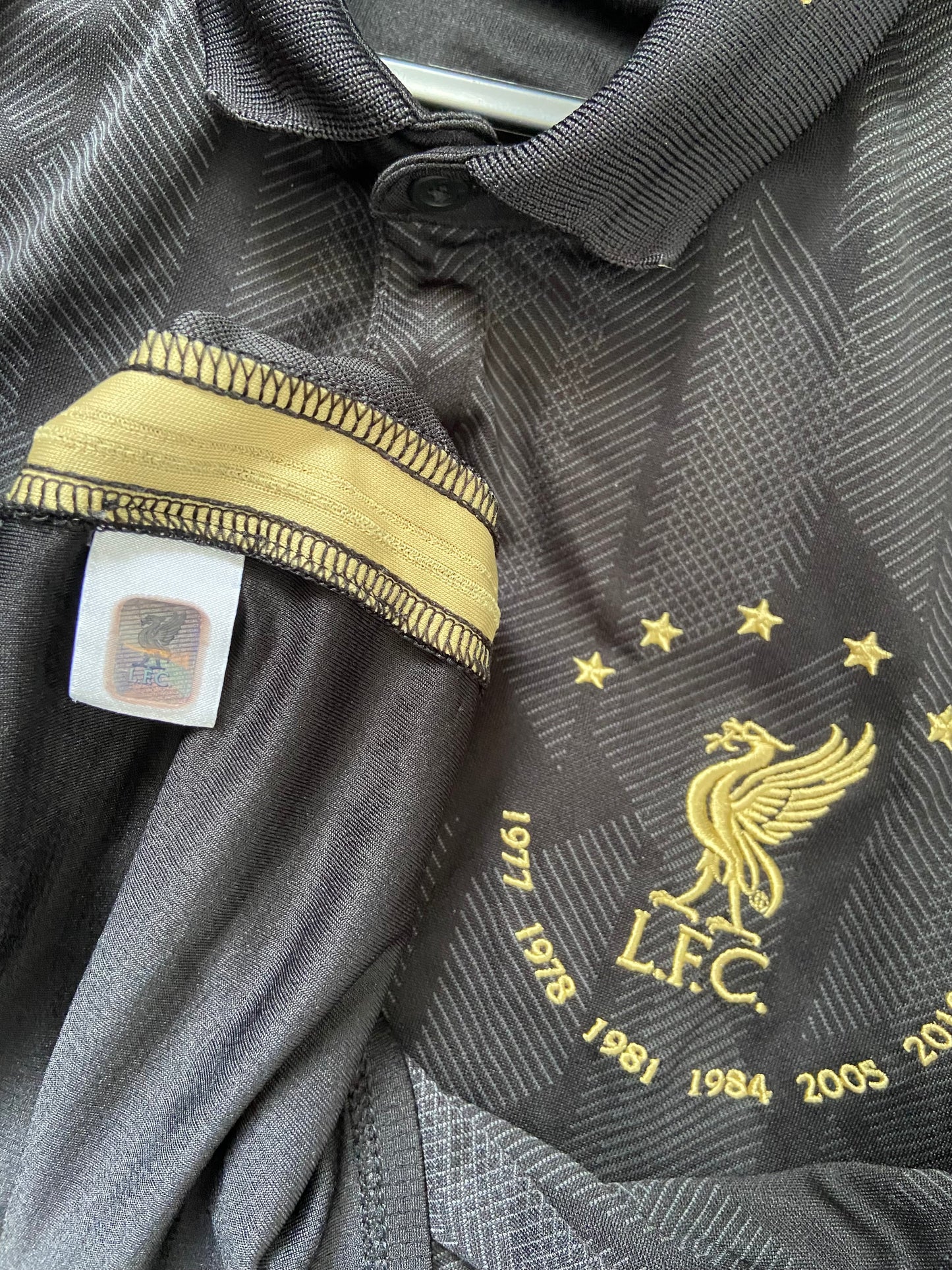 Original Liverpool 2018/19 6 Times European Football Shirt New Balance Size Large