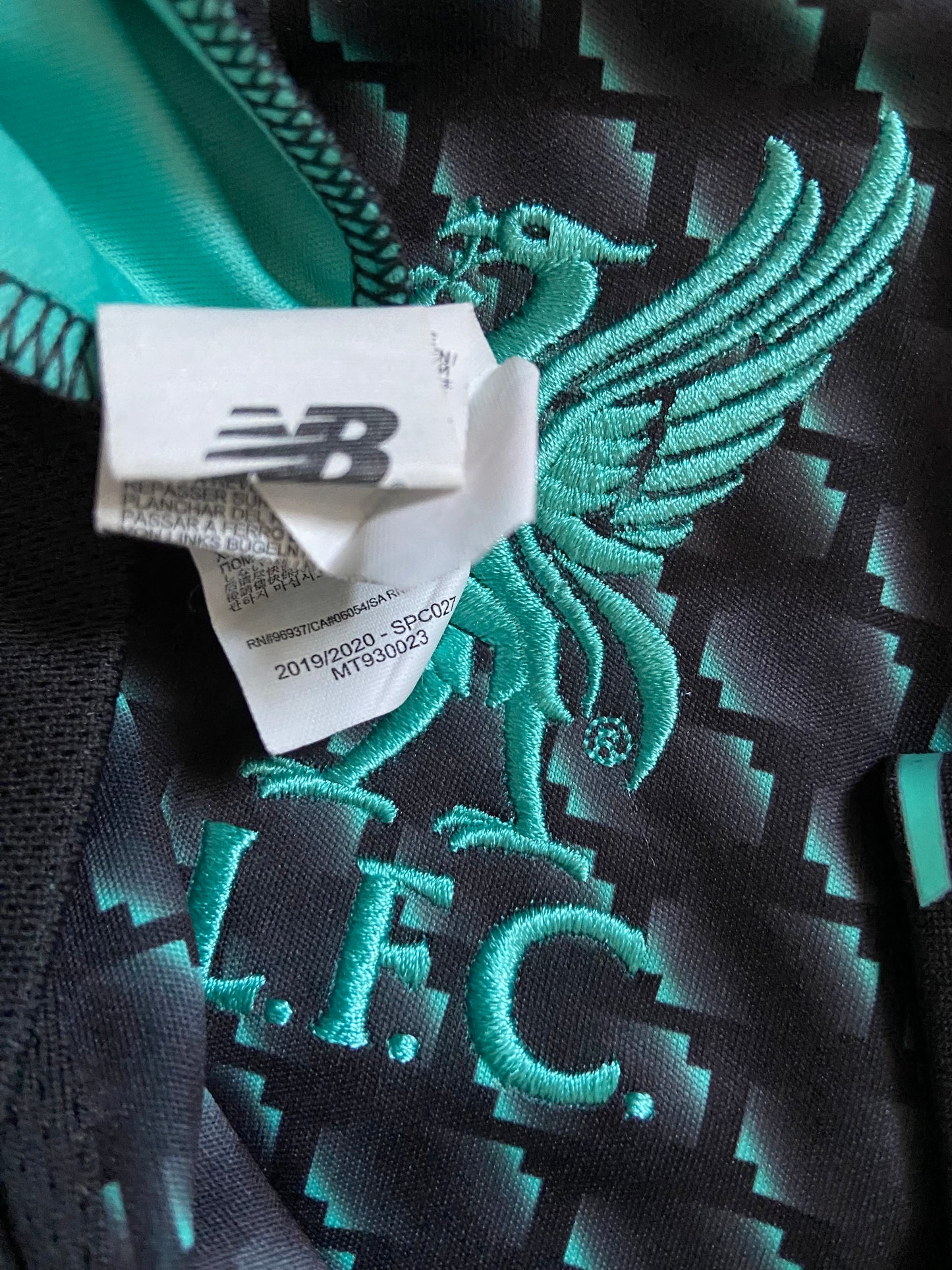 Liverpool FC 2019-20 New Balance Third Football Shirt - Size Medium