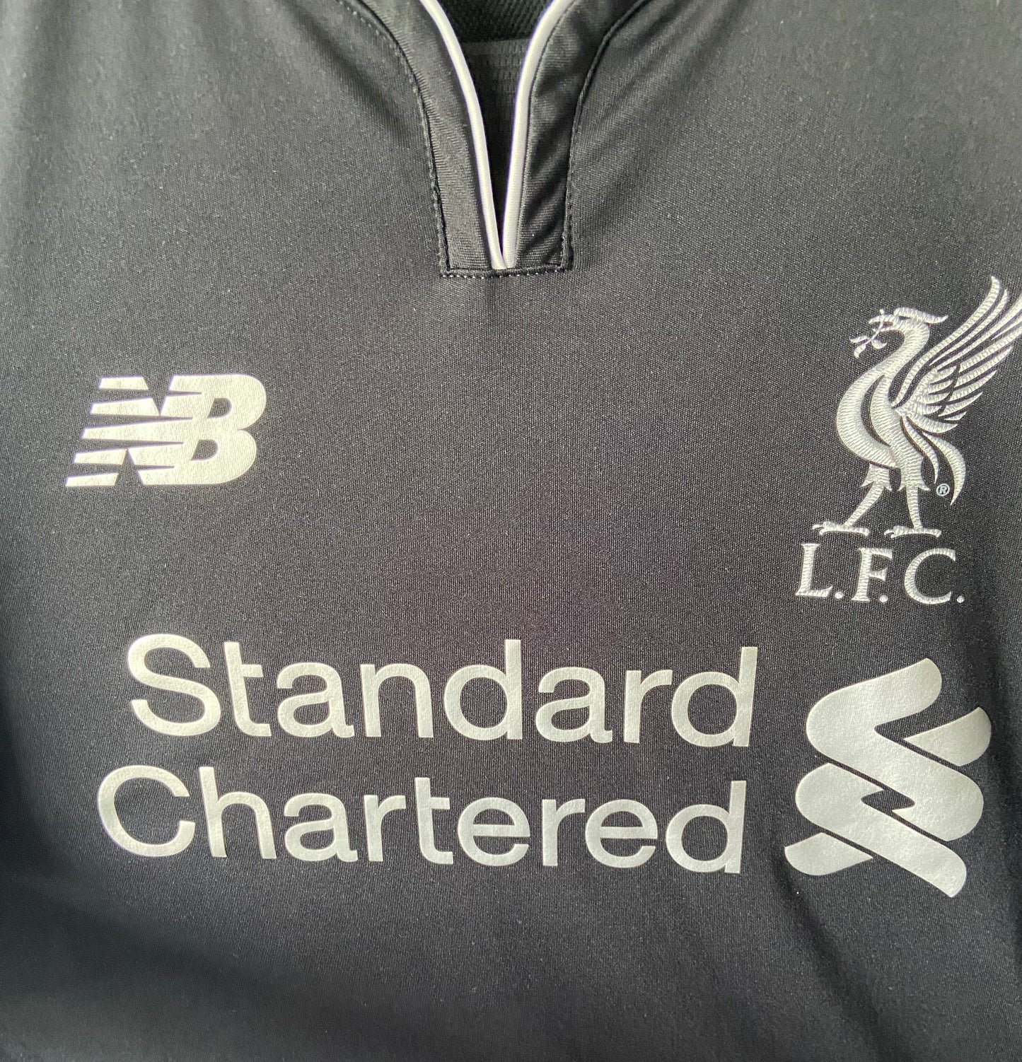 Liverpool FC 2016/17 Away New-Balance Original Football Shirt Black Size Medium