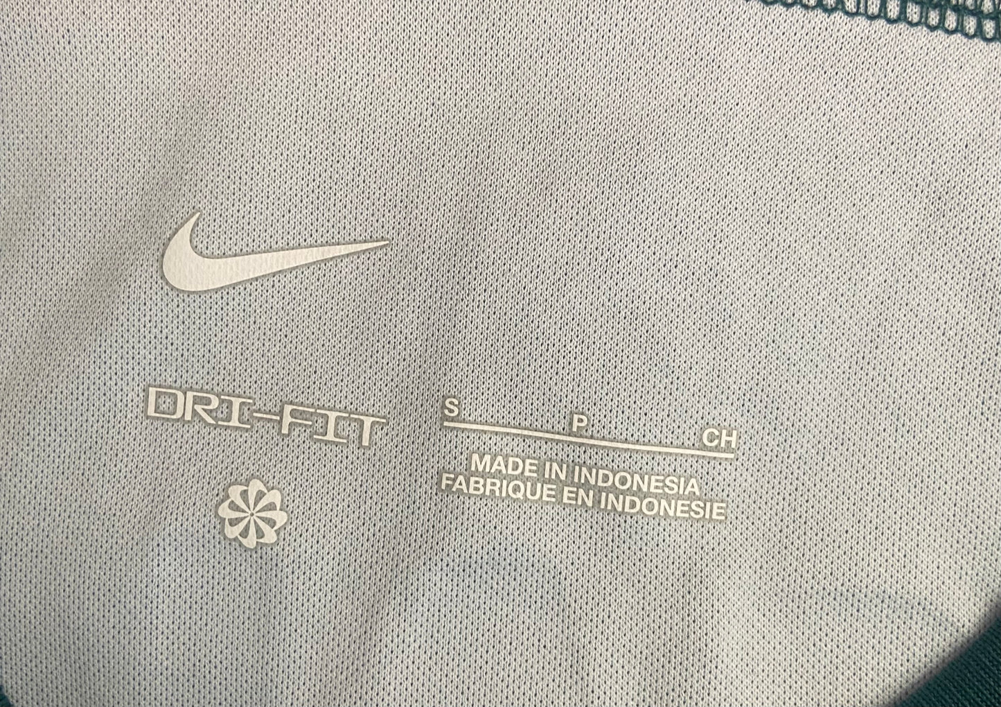 Liverpool FC Salah #11 2022/23 Nike Third Football Shirt Nike Size Small