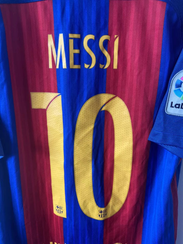 Barcelona 2016/17 Home Shirt ‘Messi 10’ Size Small