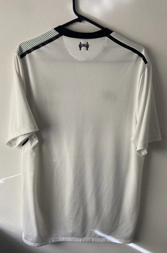 LIVERPOOL AWAY ‘125 YEARS’ 2017/18 FOOTBALL SHIRT SIZE MEDIUM GREEN WHITE
