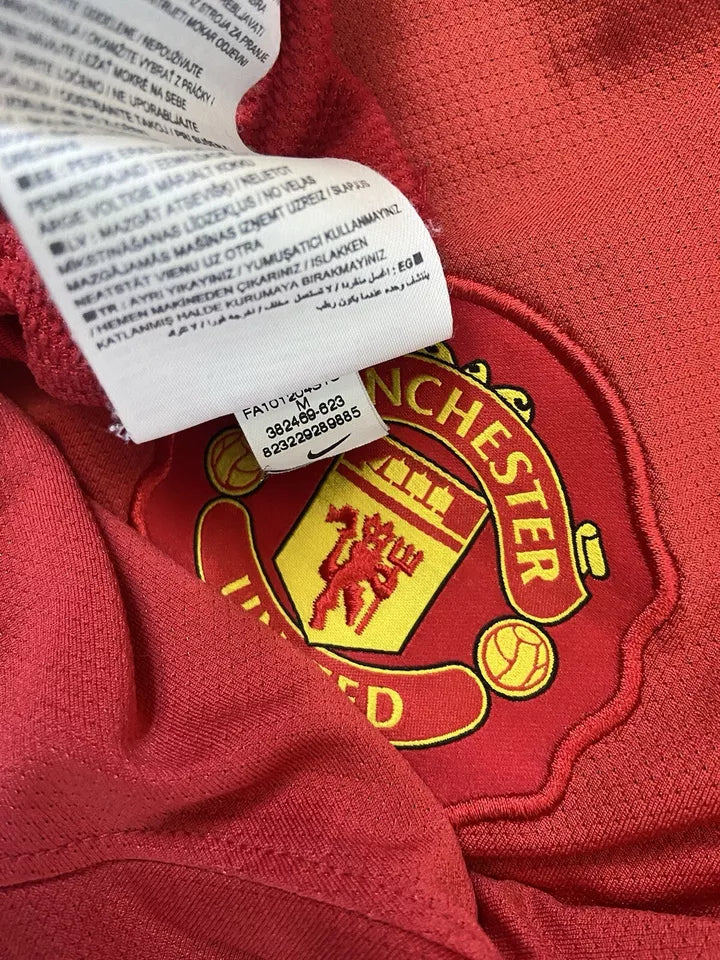 Manchester United 2010/11 Nike Home Shirt - Size Medium - Fletcher #24