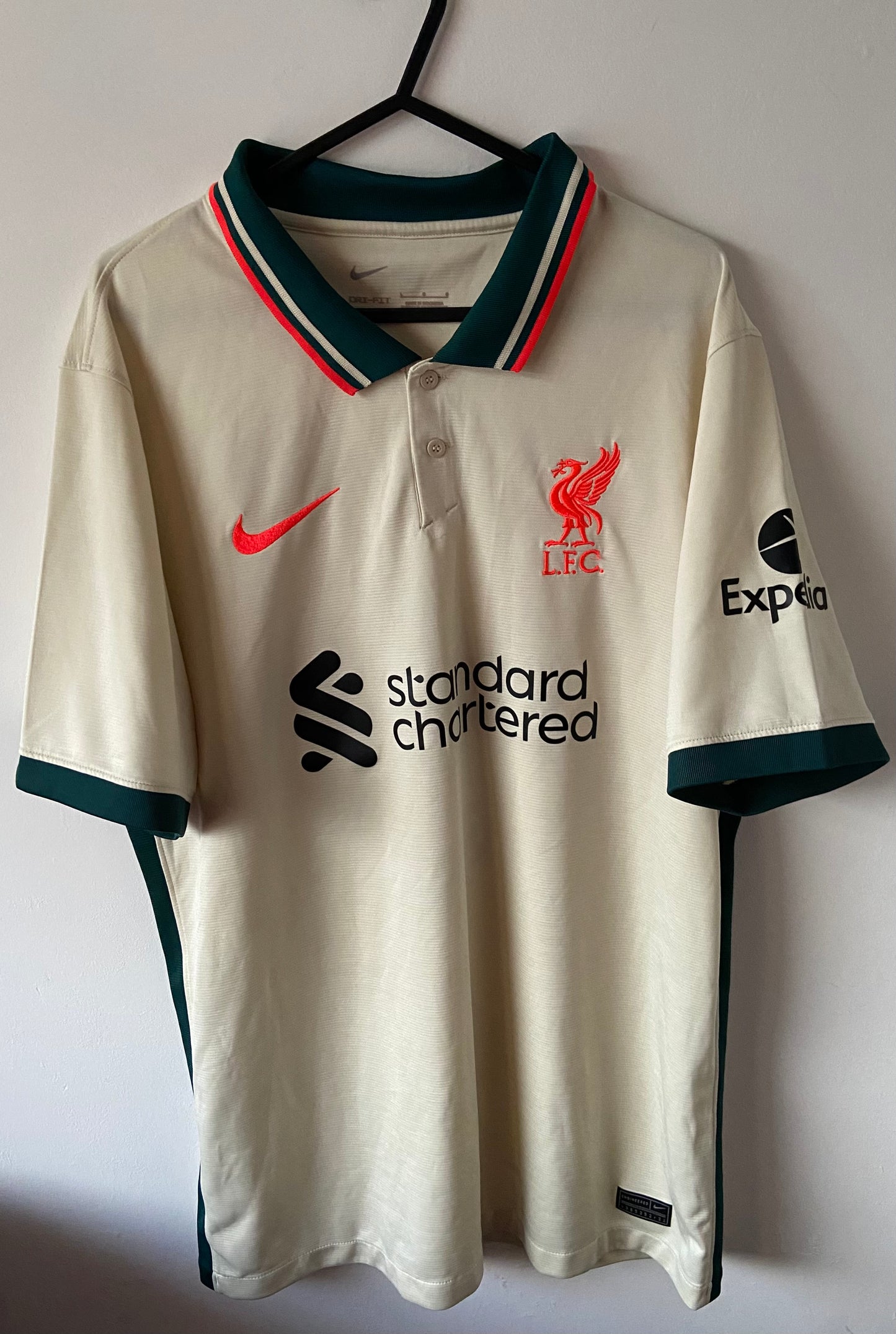 Liverpool FC 21/22 Away Shirt Cream & Green Thiago #6 - Size Large