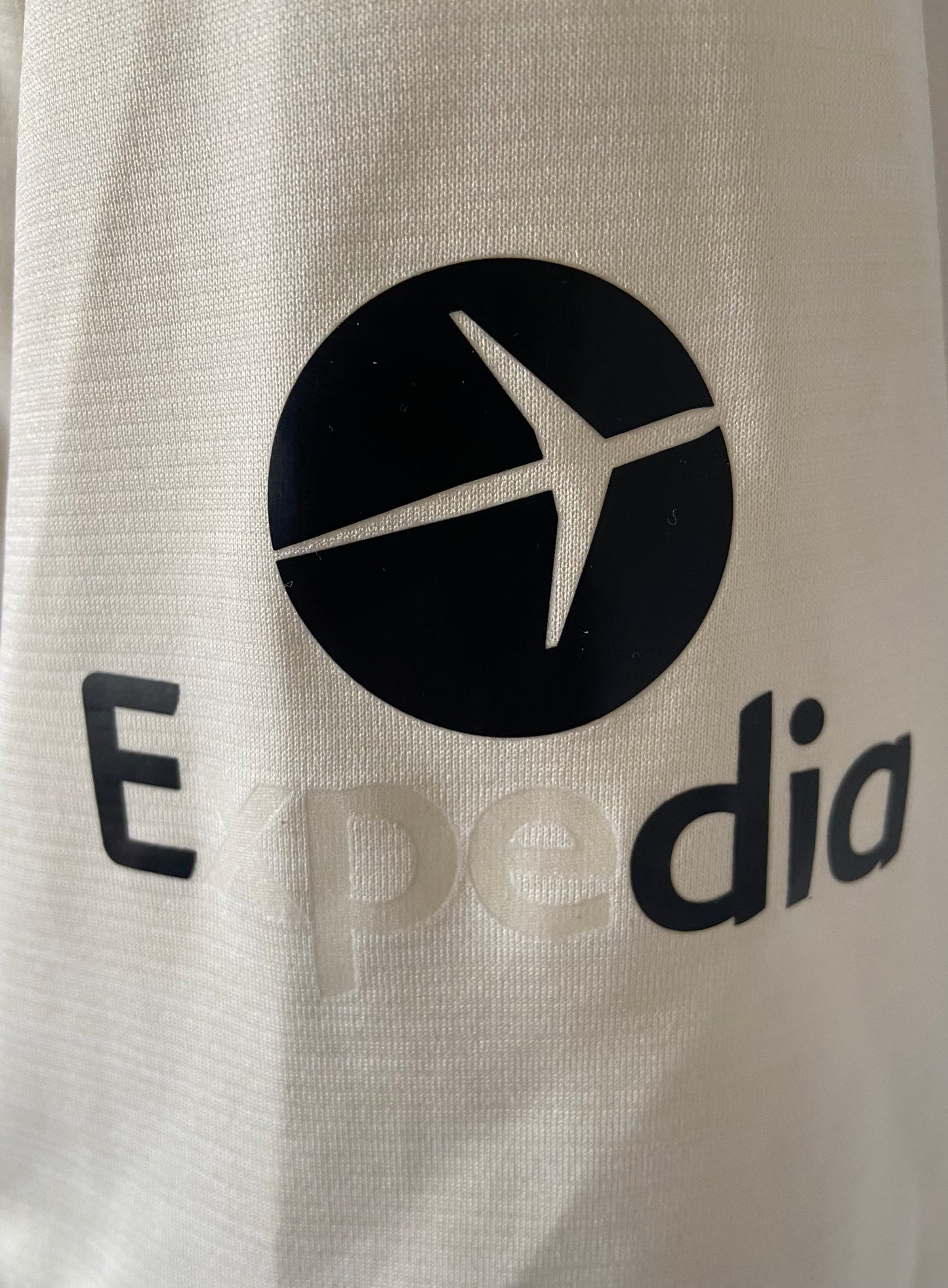 Liverpool FC 21/22 Away Shirt Cream & Green Thiago #6 - Size Large