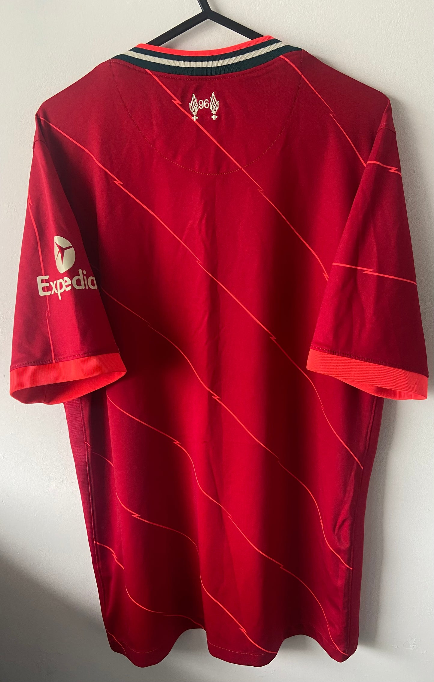 Original Liverpool FC 2021/22 Nike Home Football Shirt Size Medium