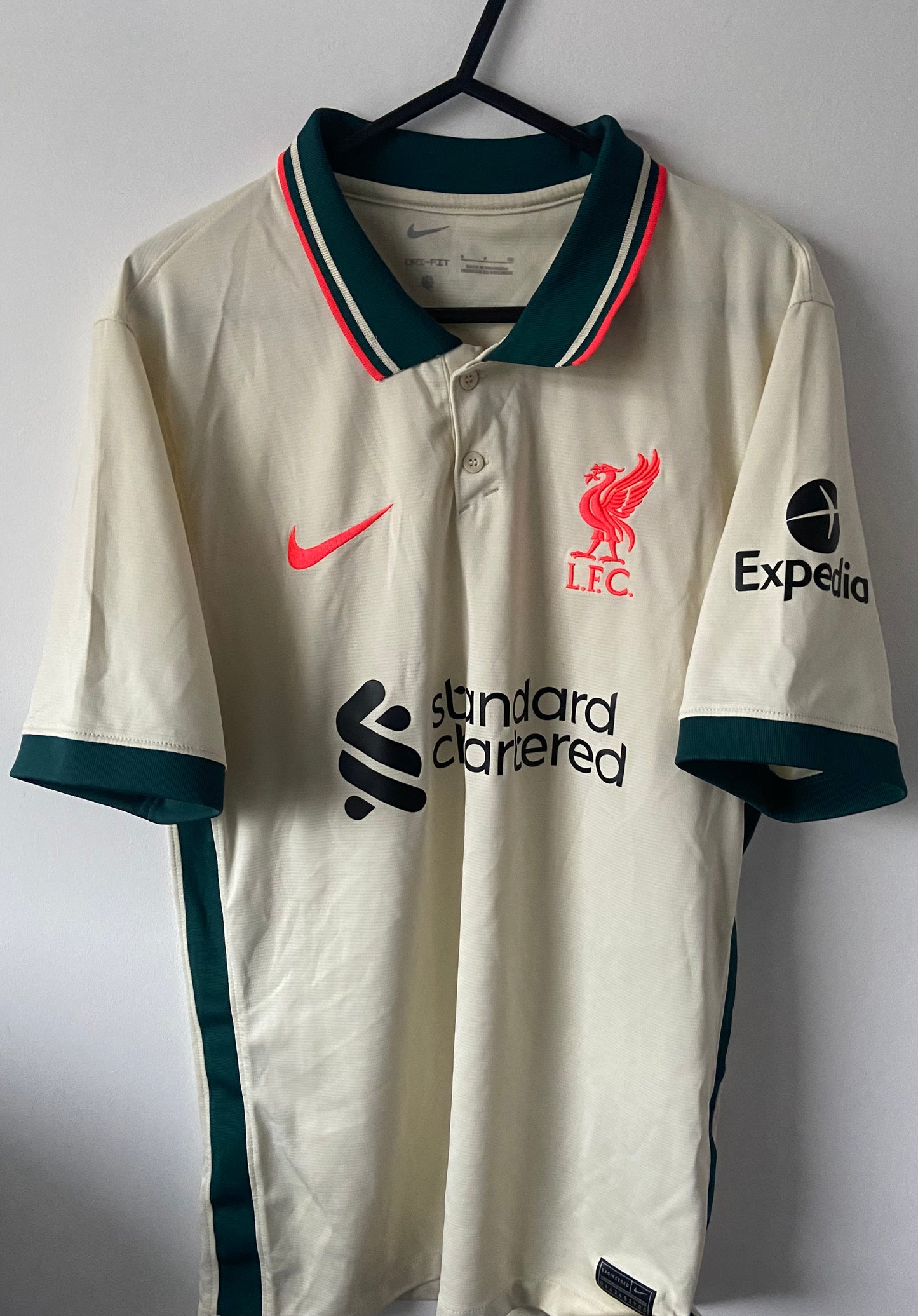 Liverpool FC 2021/22 Cream Nike Away Football Shirt Men’s Small